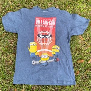 Minions Villain-Con International Short Sleeve Shirt M Blue/Red/Yellow